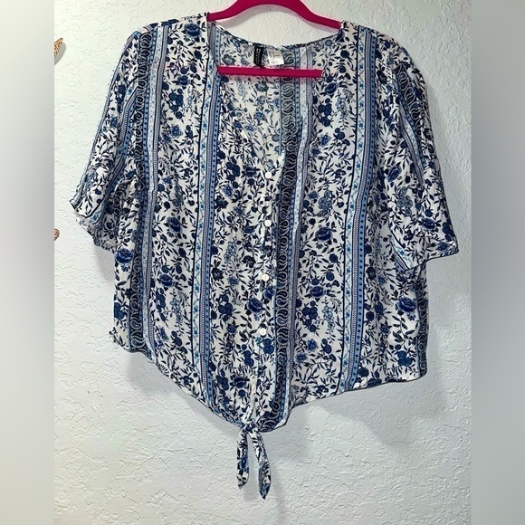 H&M Divided Women's Tie Knot Blouse - Picture 7 of 11